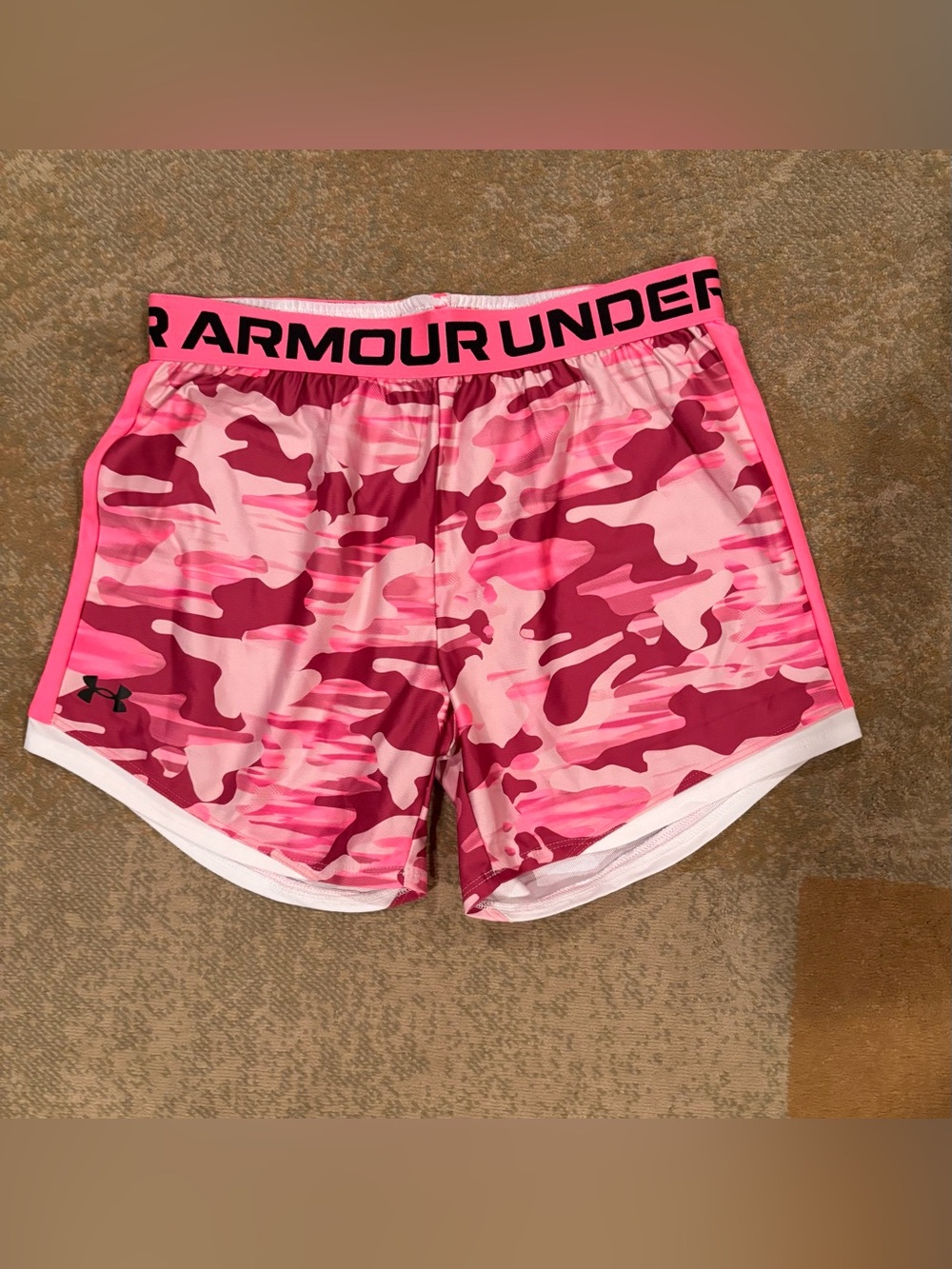 Girls L YLG / Women’s XS Under Armour Pink Camo Shorts”